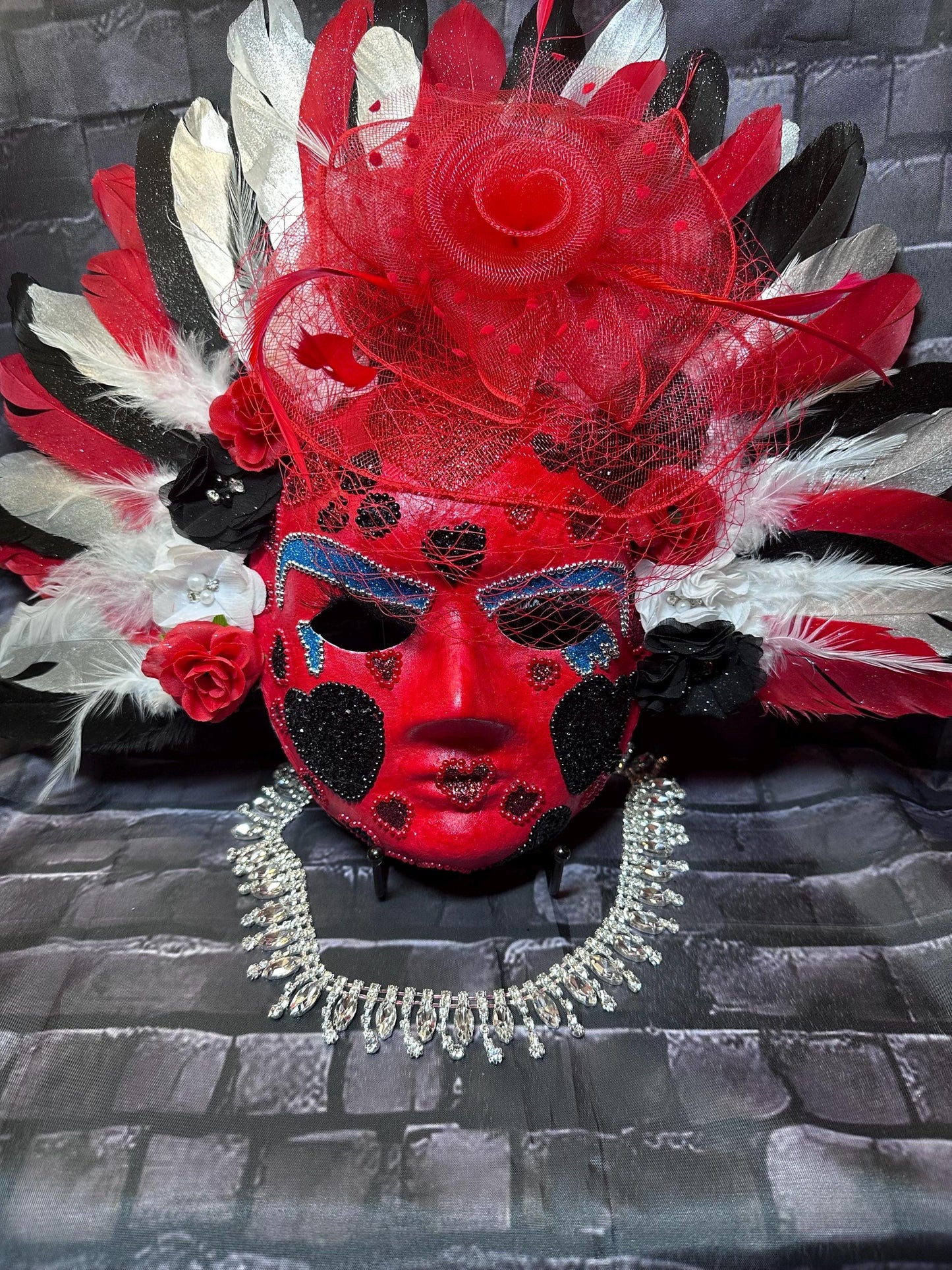 The Red Queen  (Alice in wonderland series)