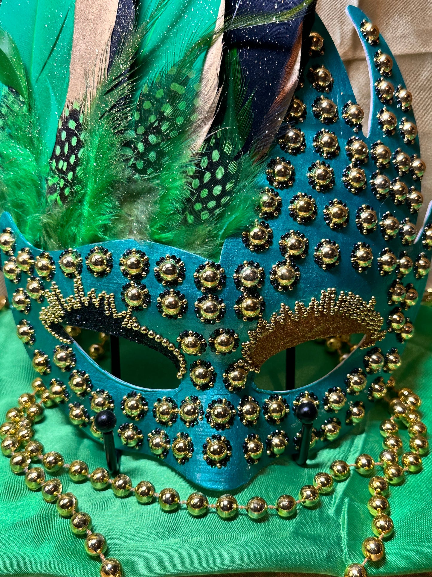 Feathered Mask: Leprechaun’s Gold