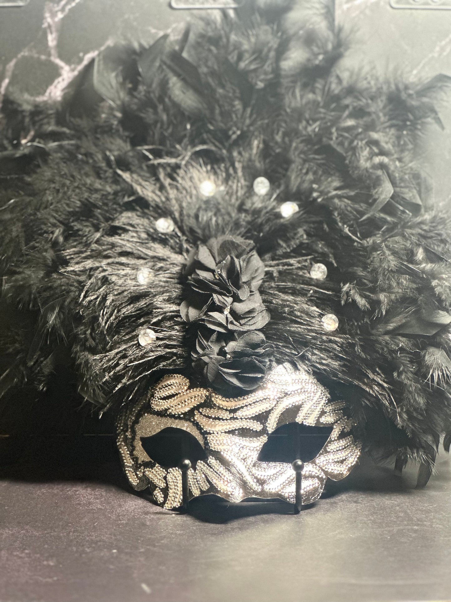 Black Feather Mask: Black Ambiance