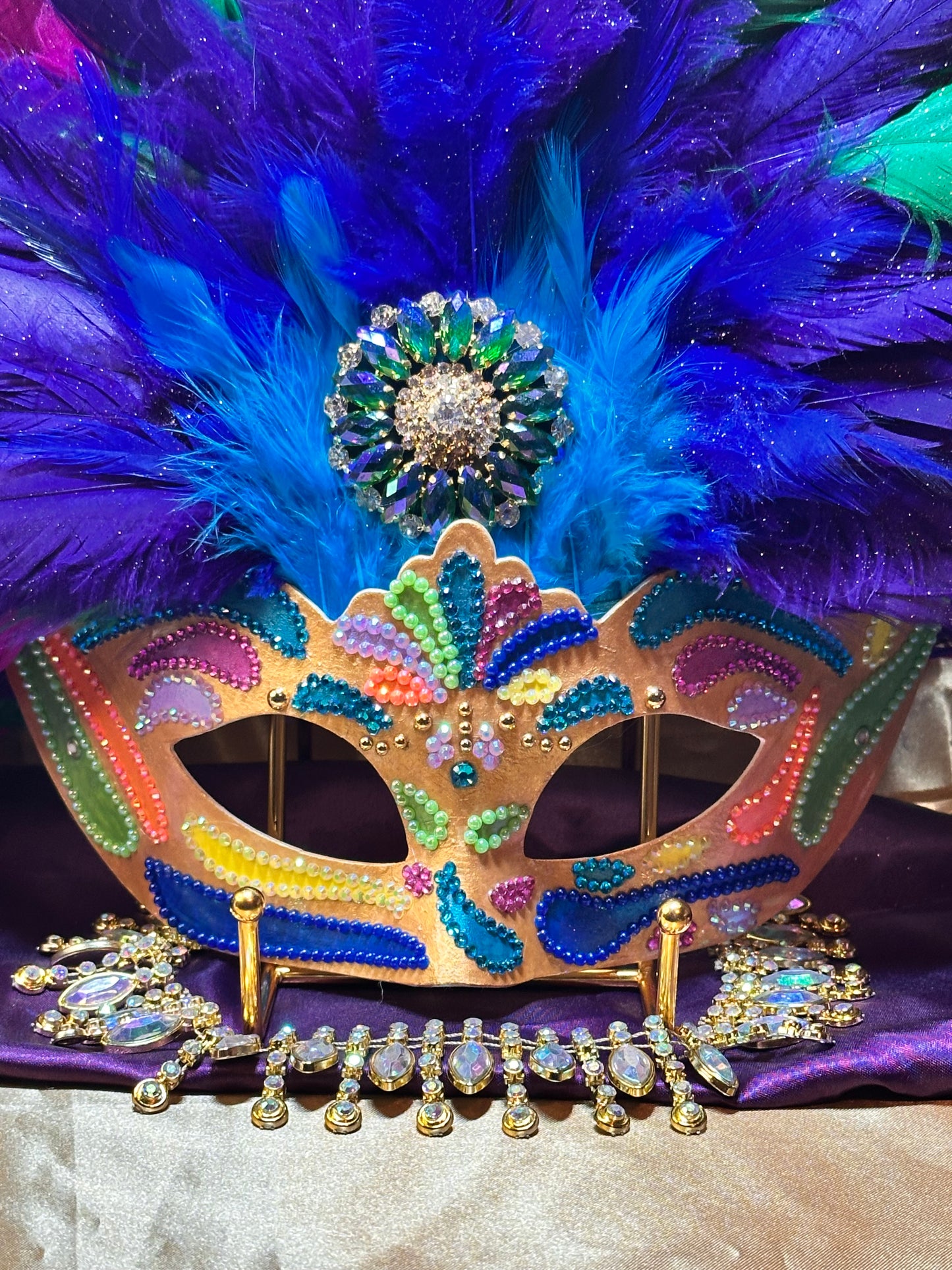 Vegas style mask: A tribute to Bali-wood