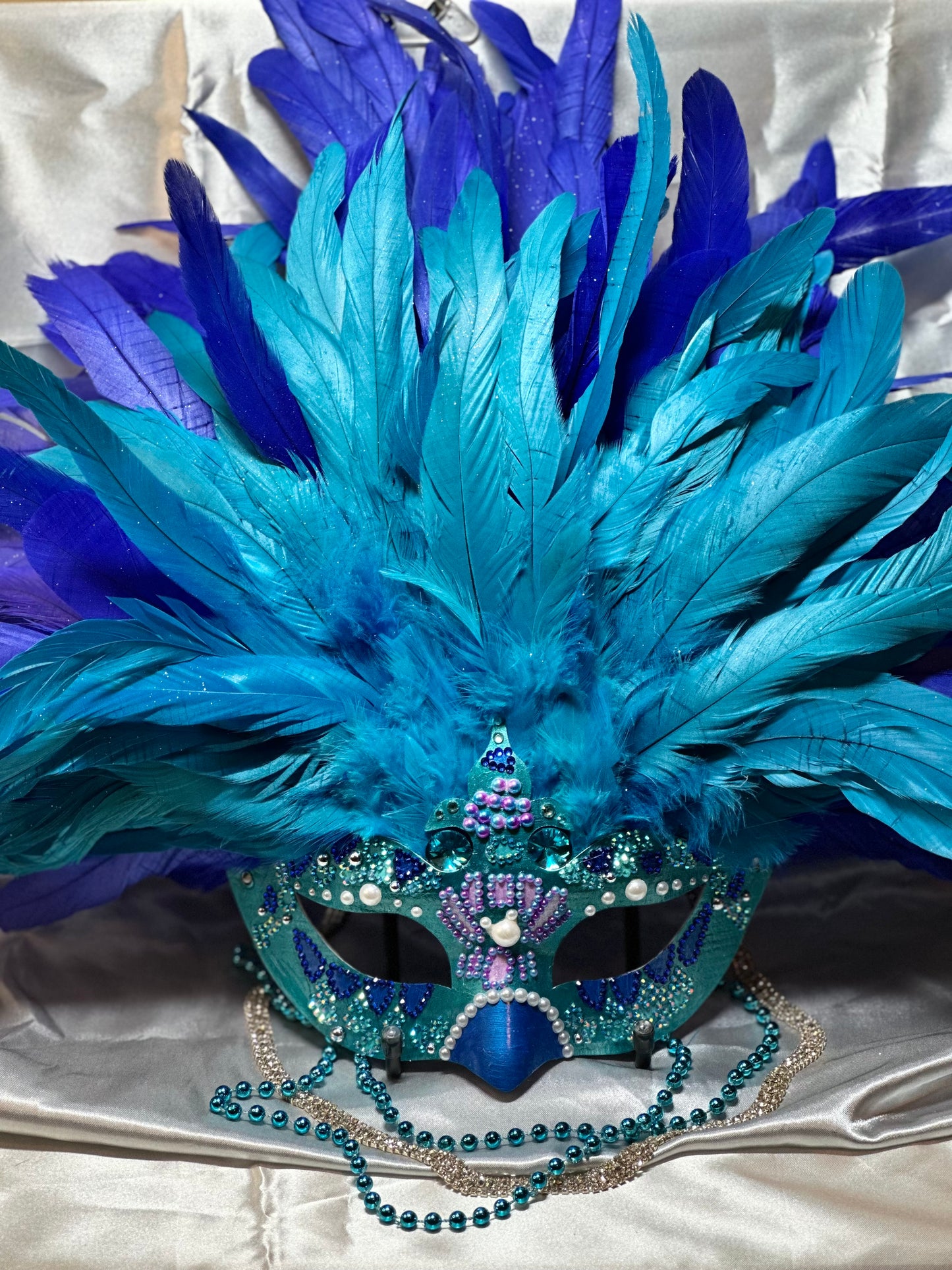 Vegas style masquerade mask