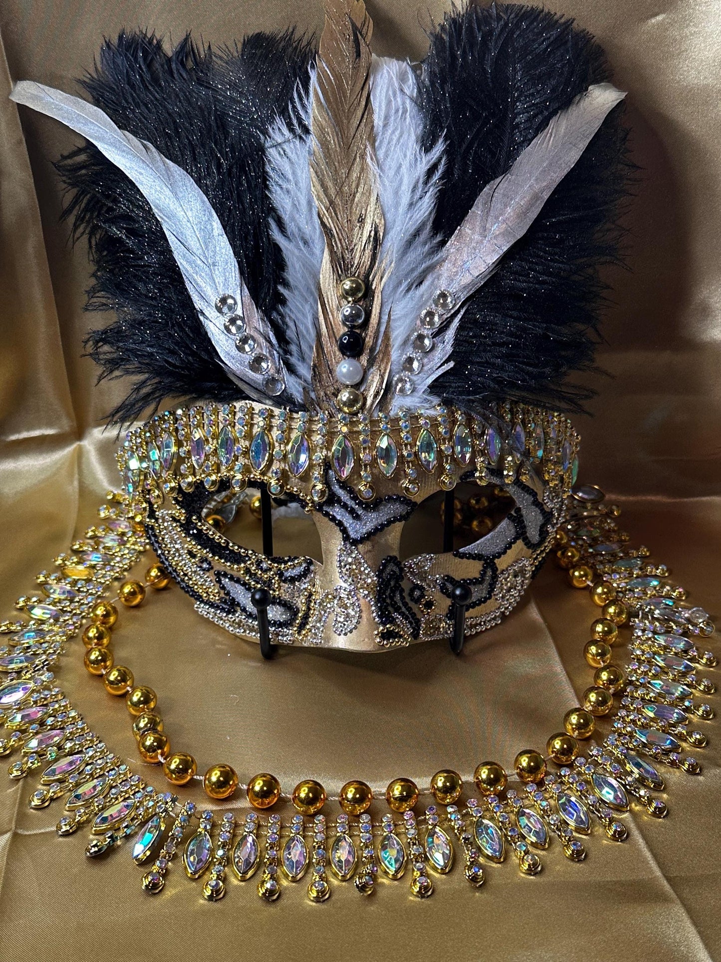The Midas Touch: Feathered Masquerade Mask