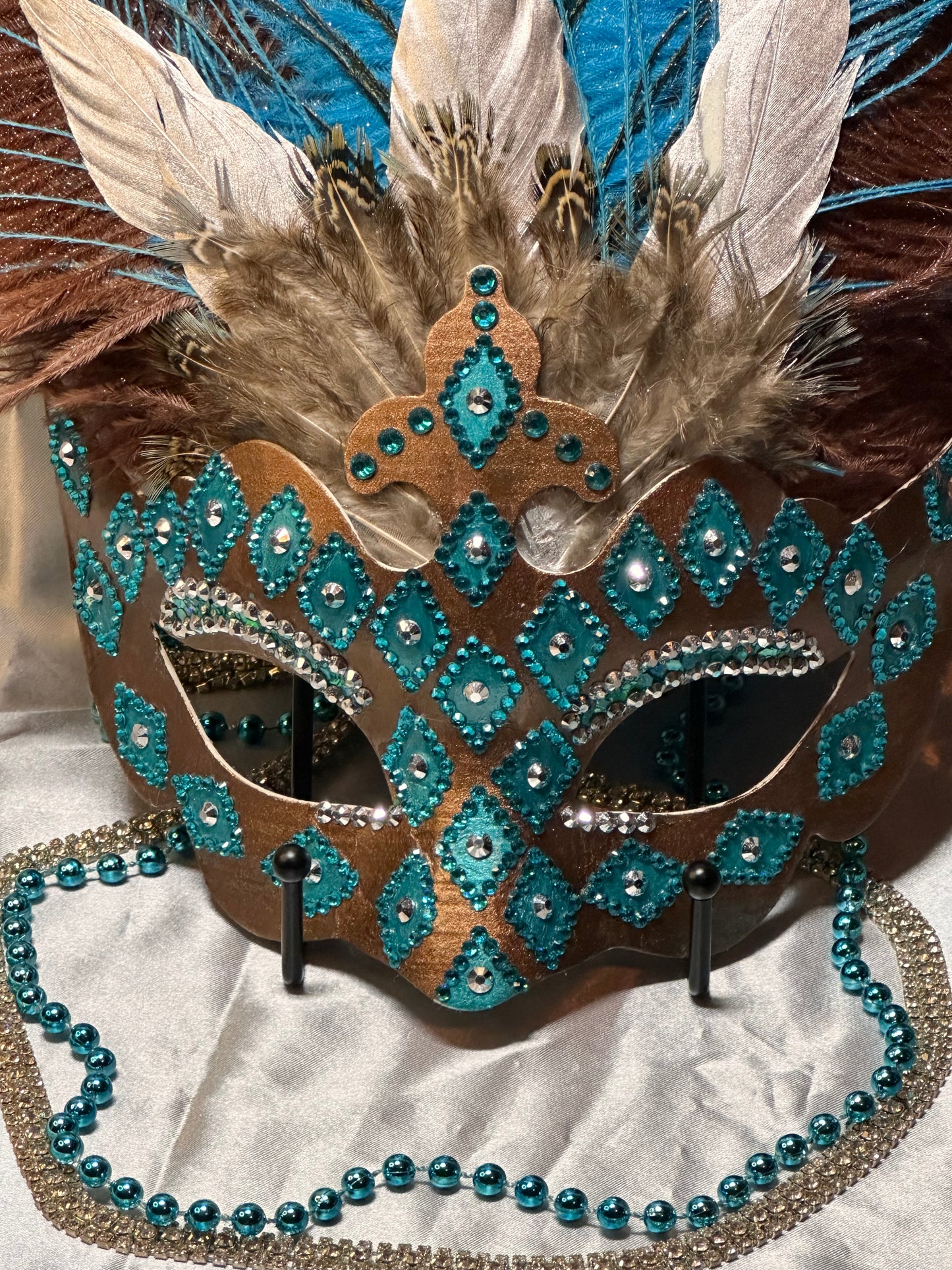 Feathered Masquerade Mask: Turquoise Espresso