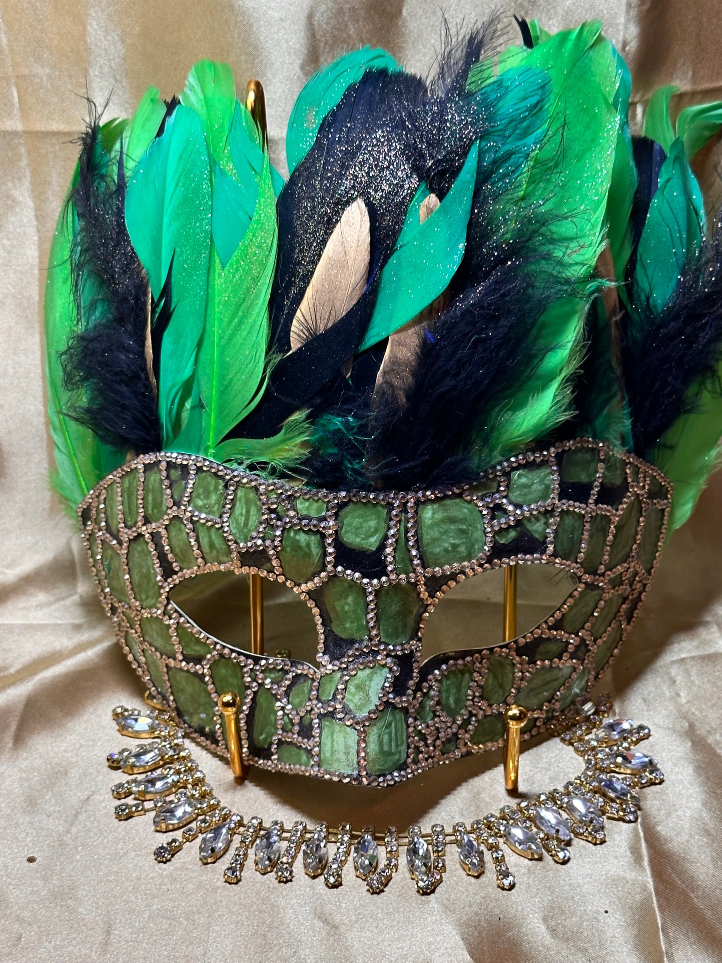 Feathered Mask: The Reptile