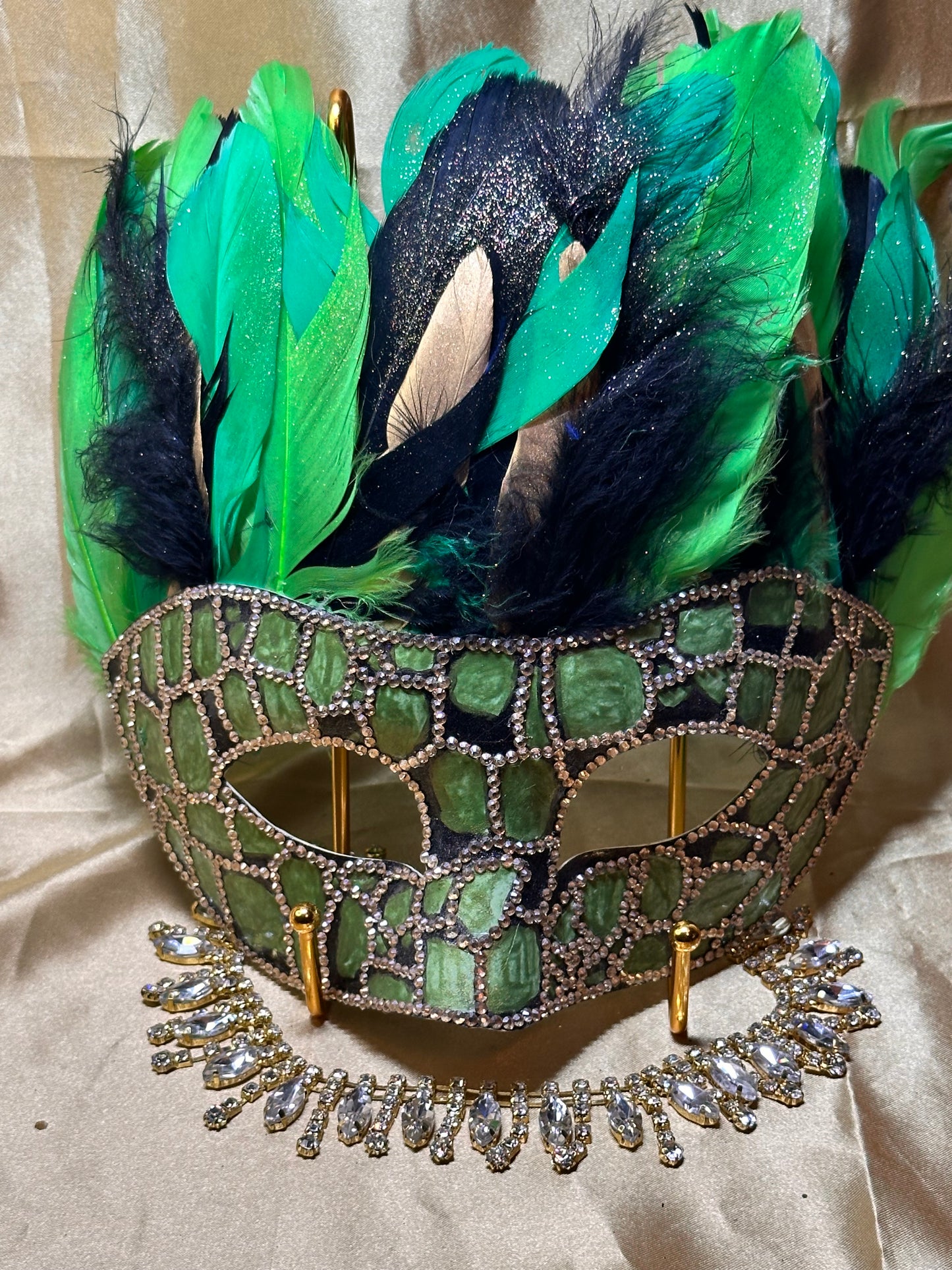 Feathered Mask: The Reptile