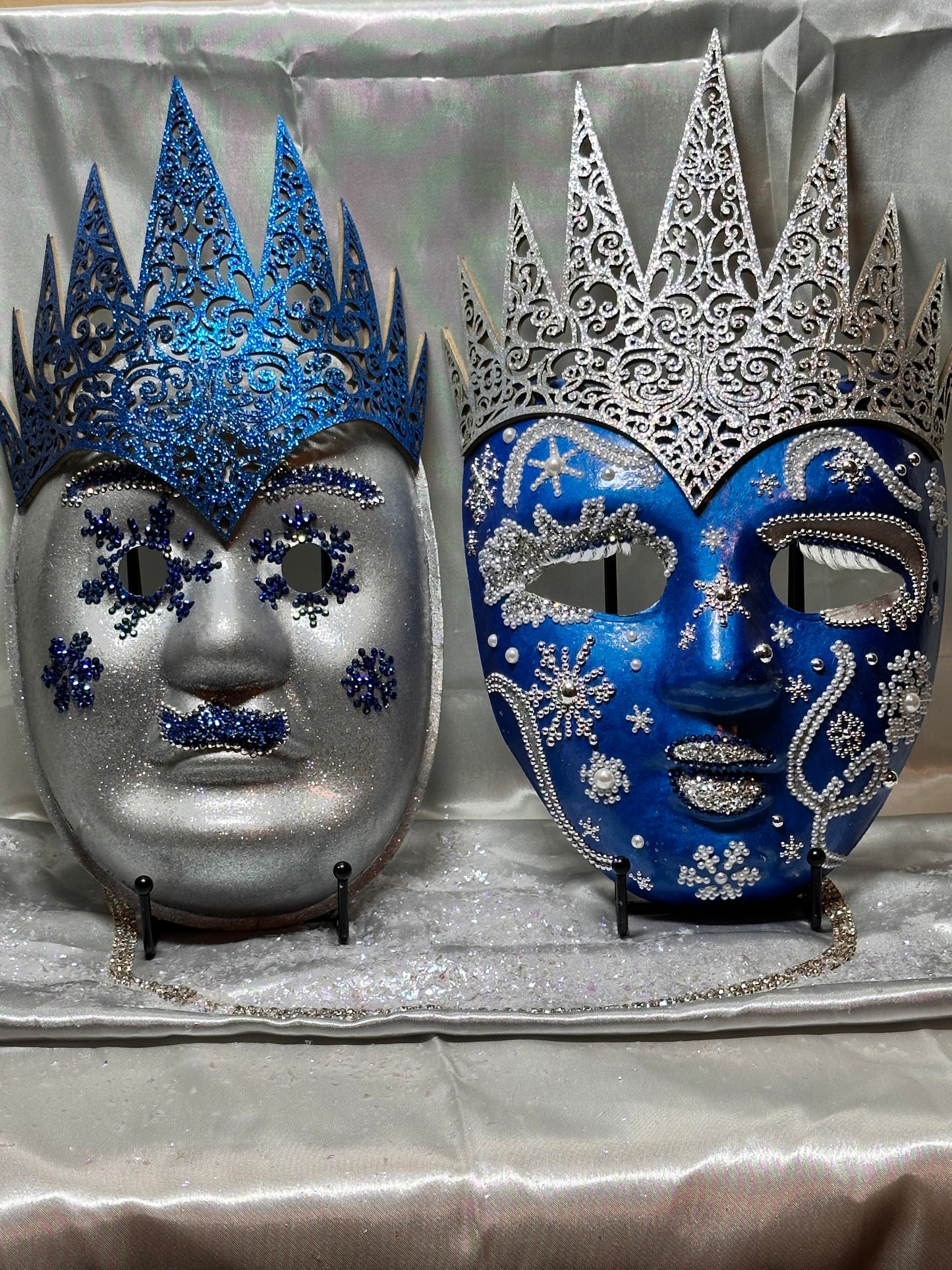 Pairing masquerade masks: The king & Queen of the north
