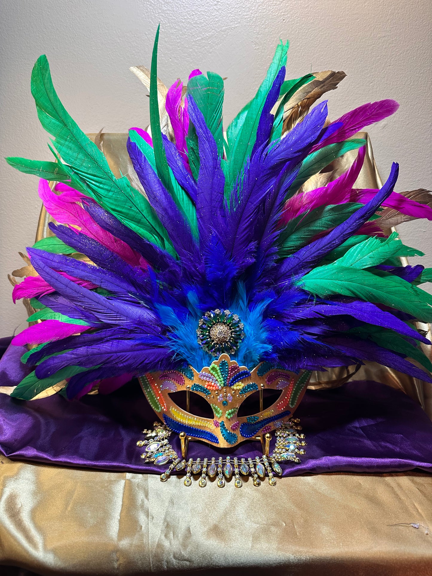 Vegas style mask: A tribute to Bali-wood