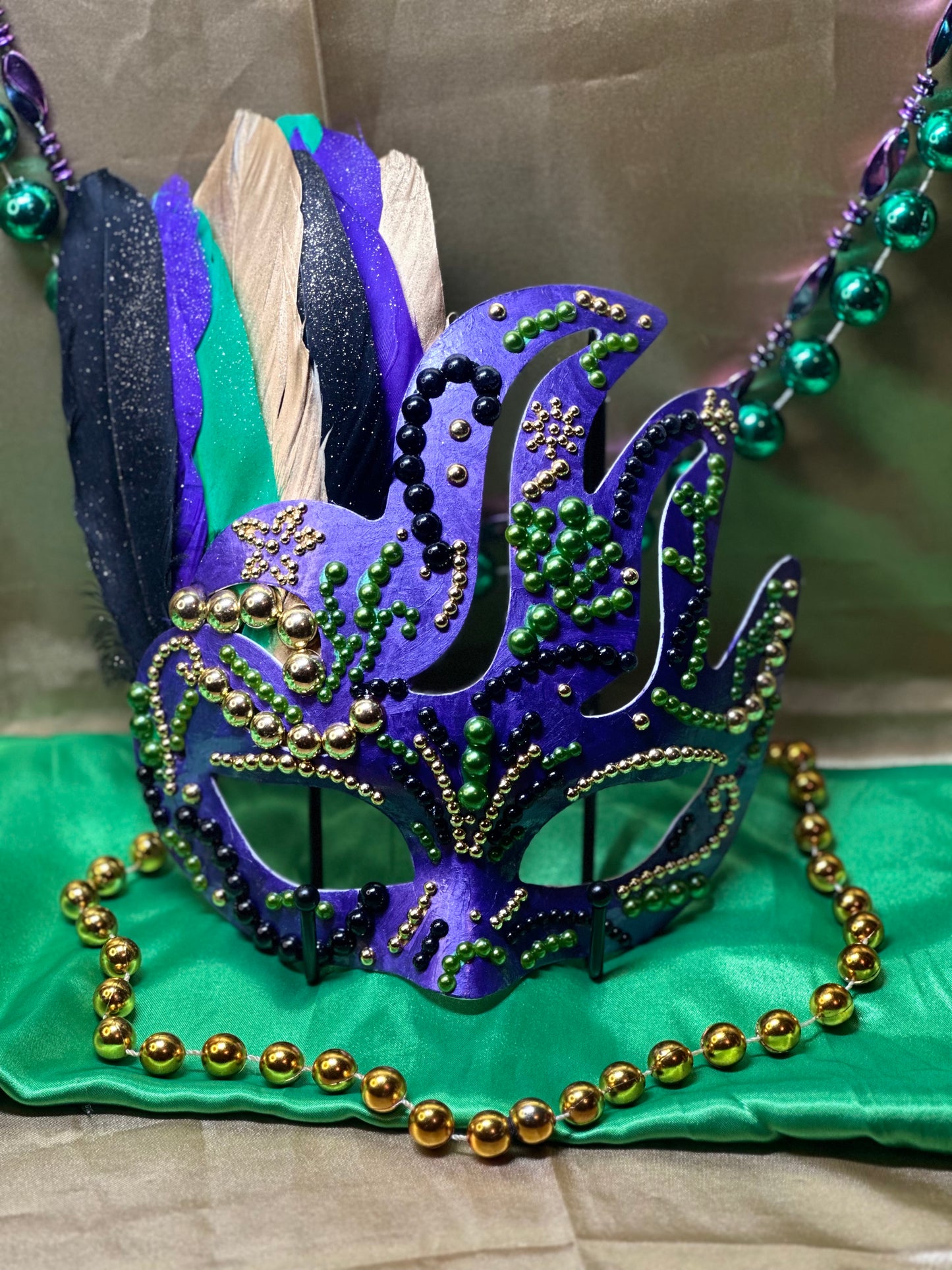 Masquerade mask: Mardi Gras Flowery