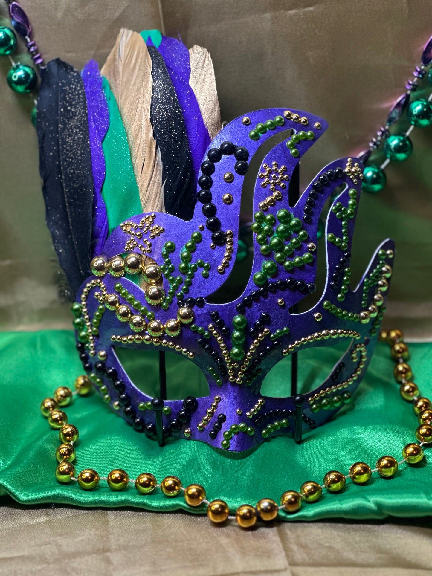 Masquerade mask: Mardi Gras Flowery