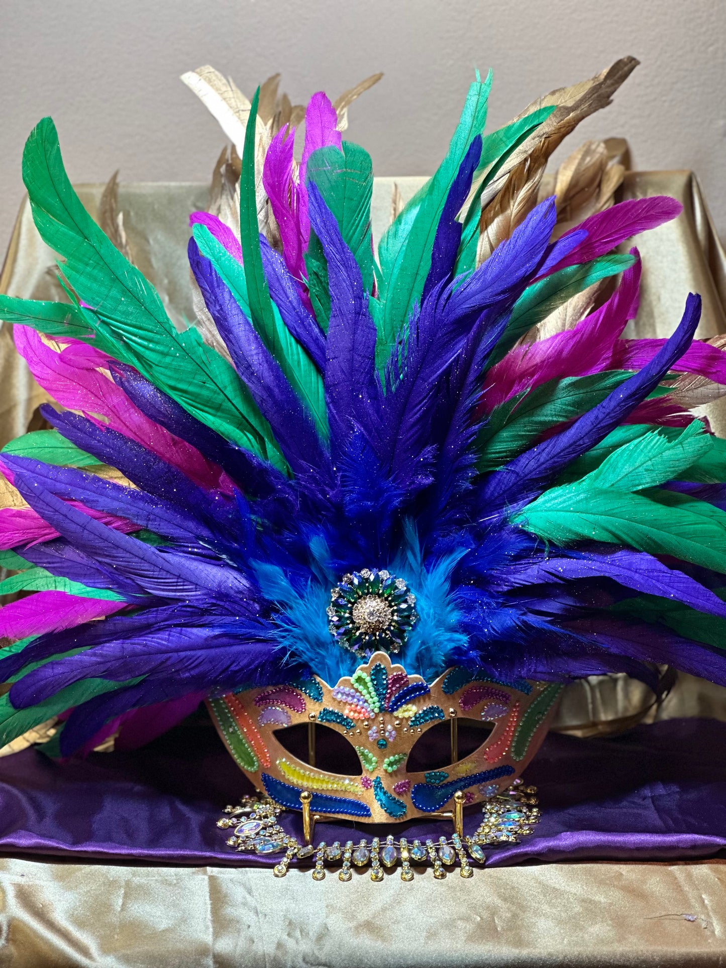 Vegas style mask: A tribute to Bali-wood