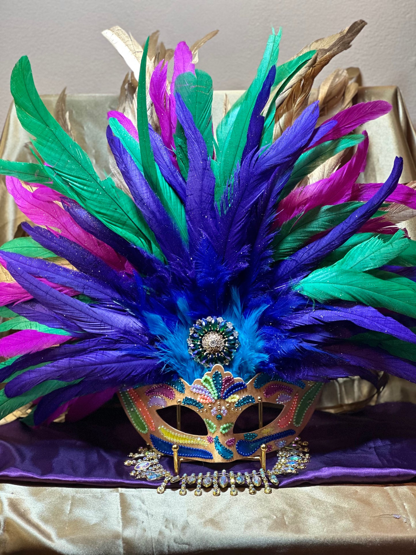 Vegas style mask: A tribute to Bali-wood