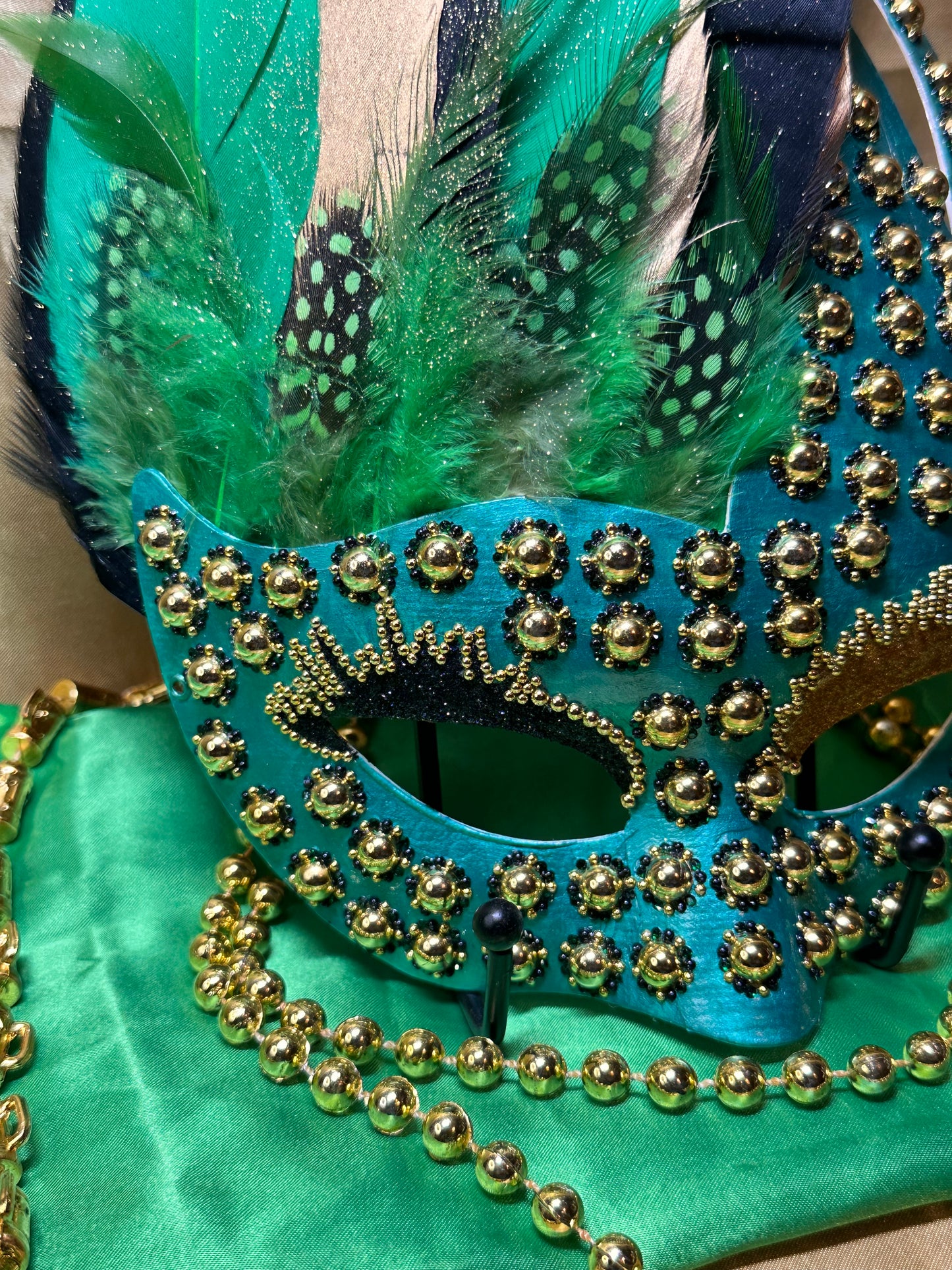 Feathered Mask: Leprechaun’s Gold