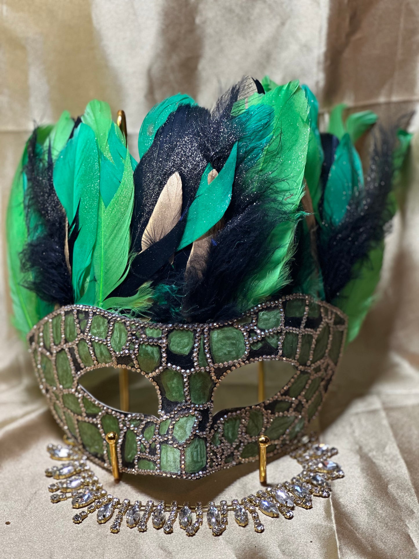 Feathered Mask: The Reptile