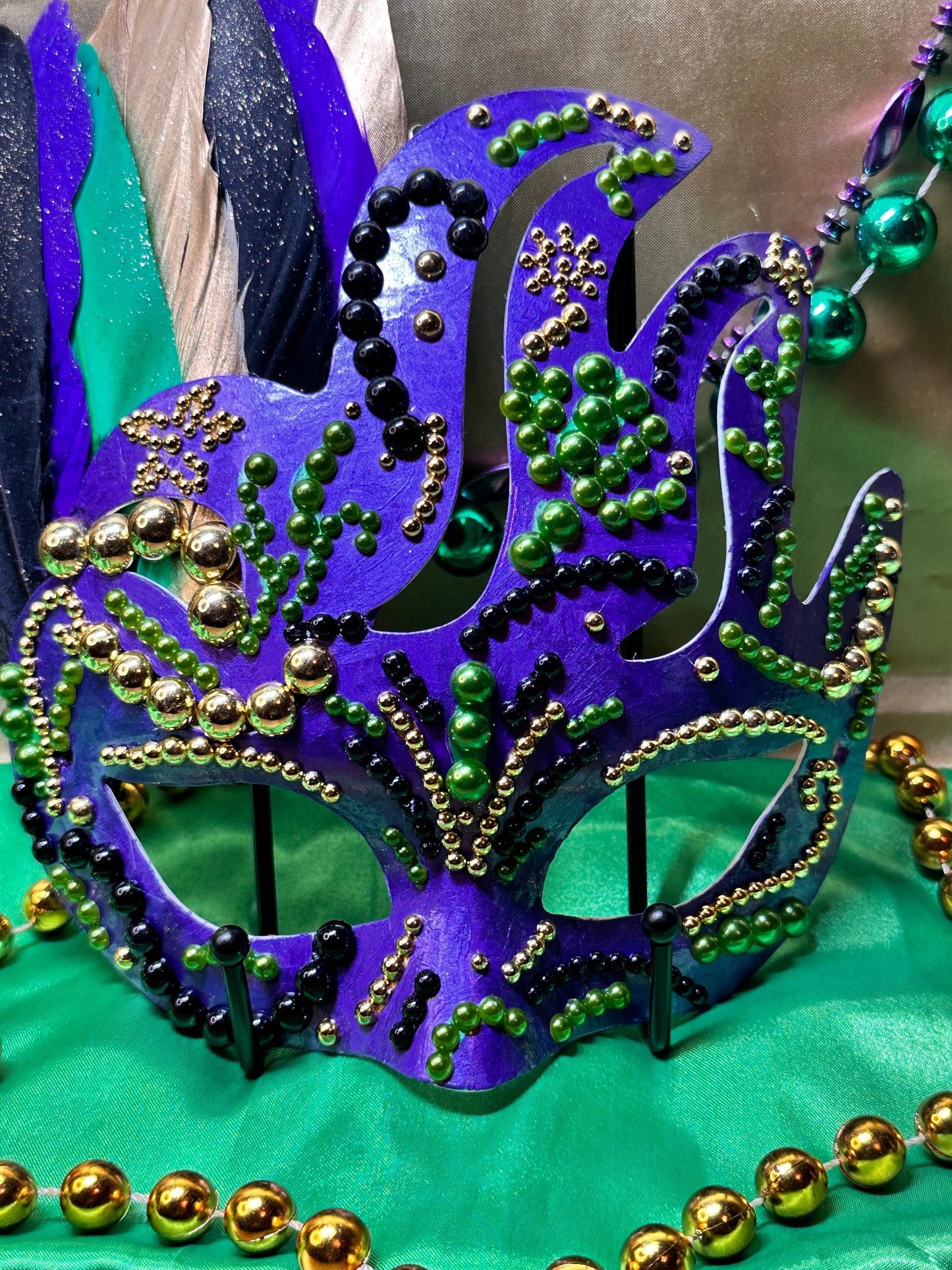 Masquerade mask: Mardi Gras Flowery