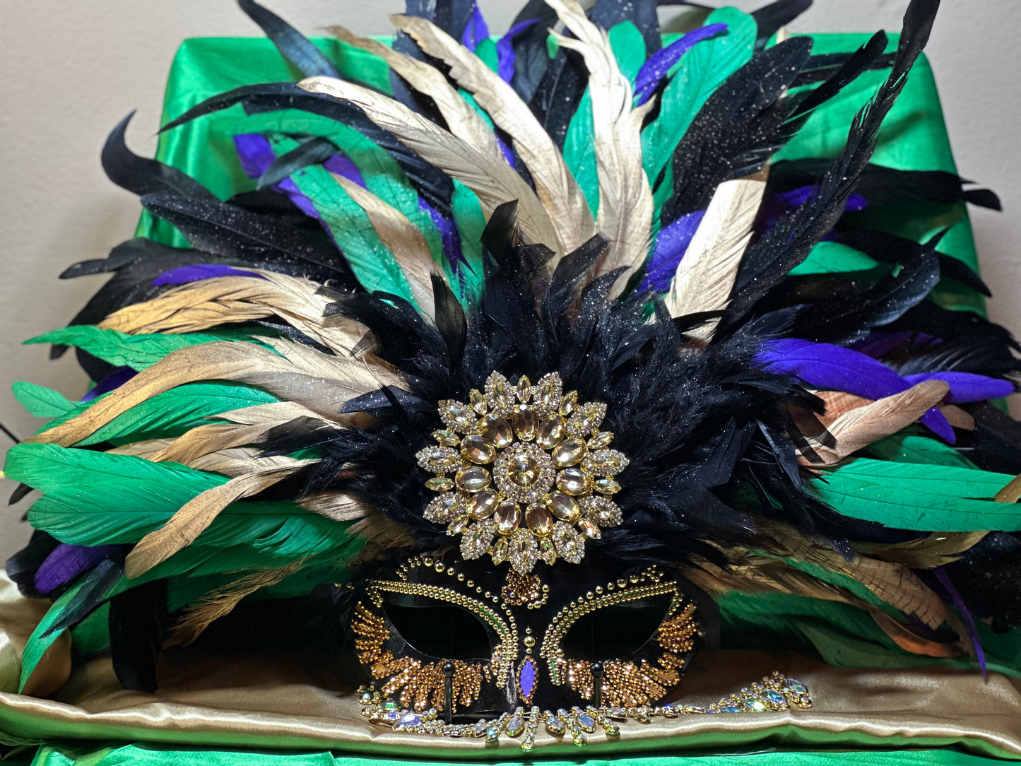 Vegas style masquerade mask: Mardi Gras Glam