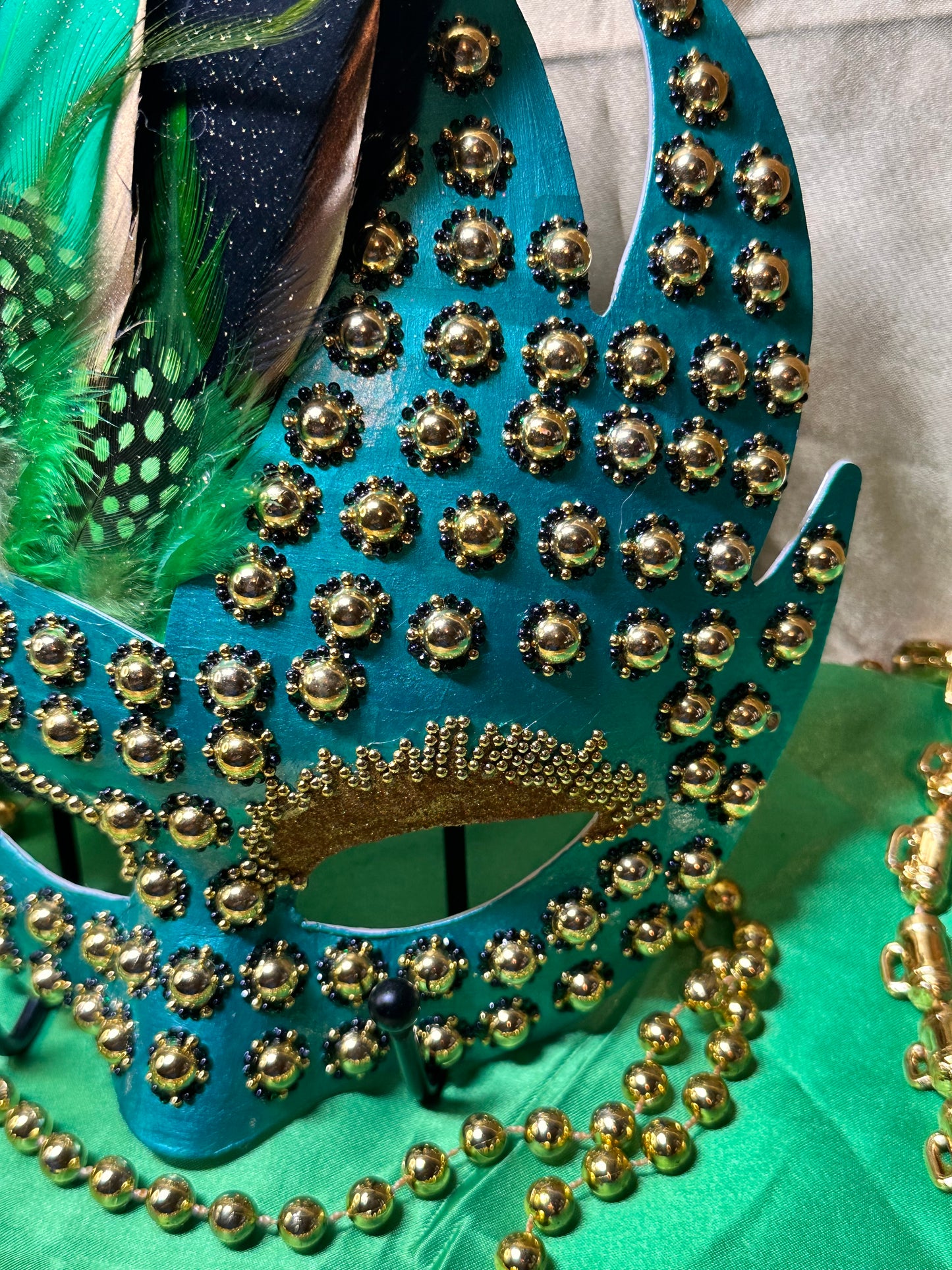 Feathered Mask: Leprechaun’s Gold
