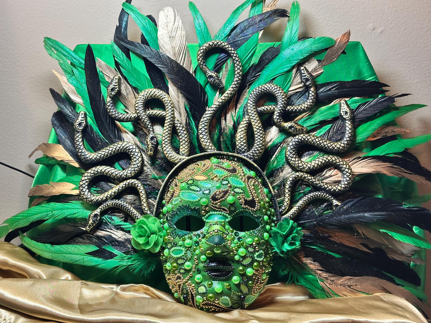 Medusa Mask: Display Stand Included