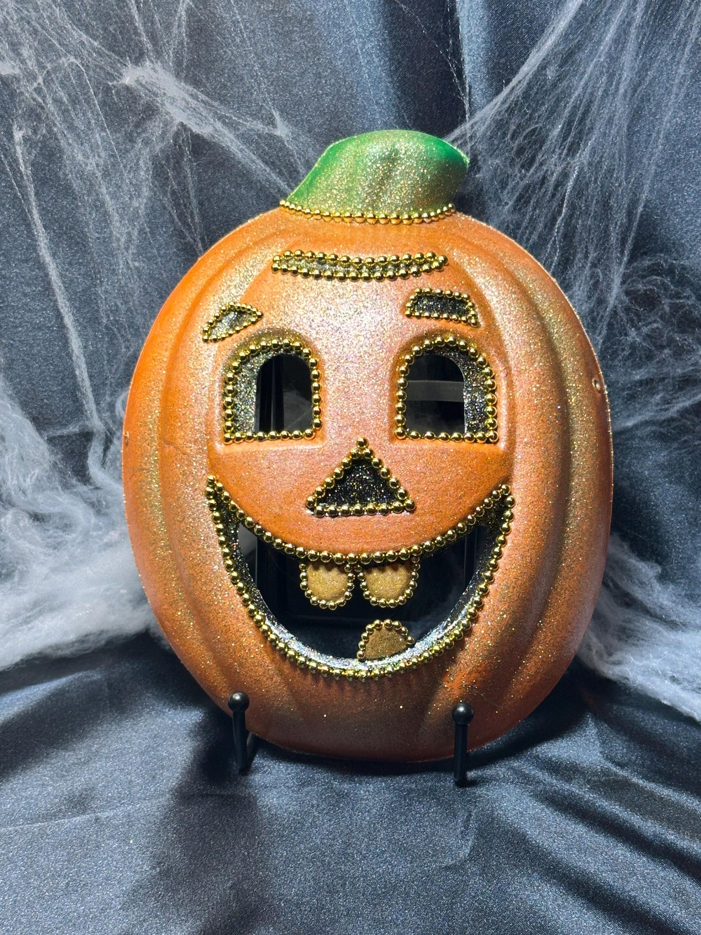 Halloween Costume Mask: Pumpkin Patch