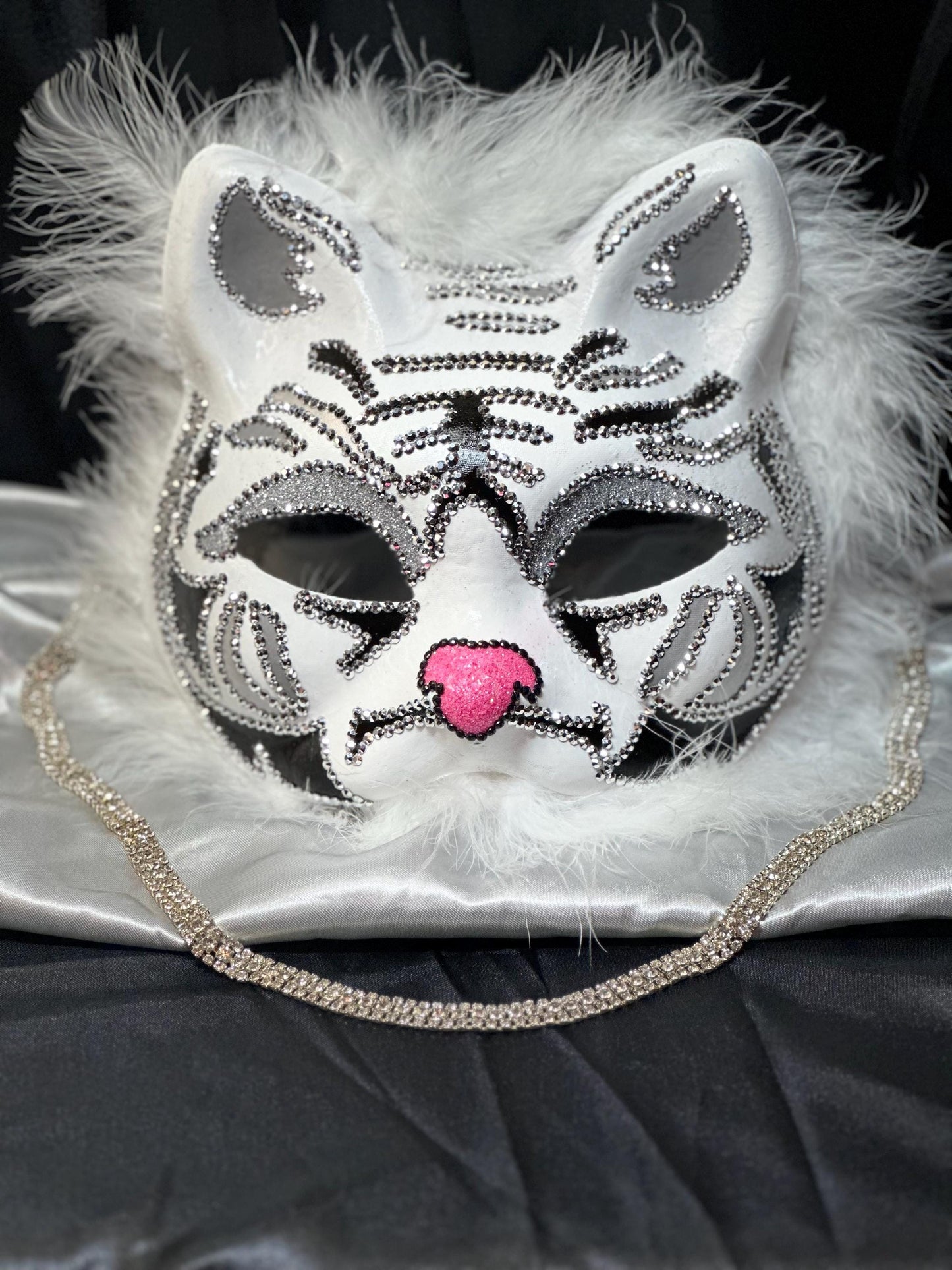Masquerade mask: Siberian snow tiger