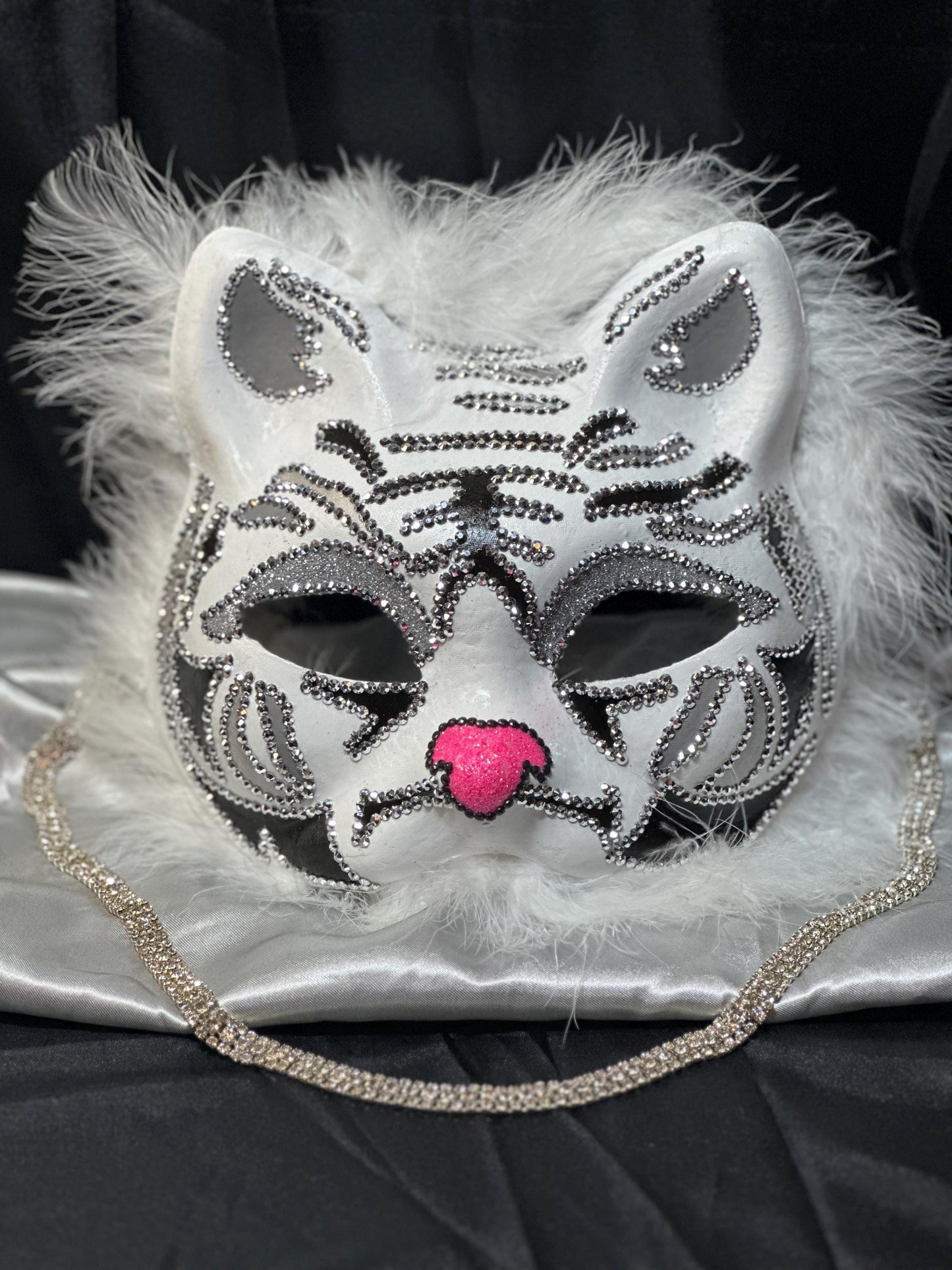 Masquerade mask: Siberian snow tiger