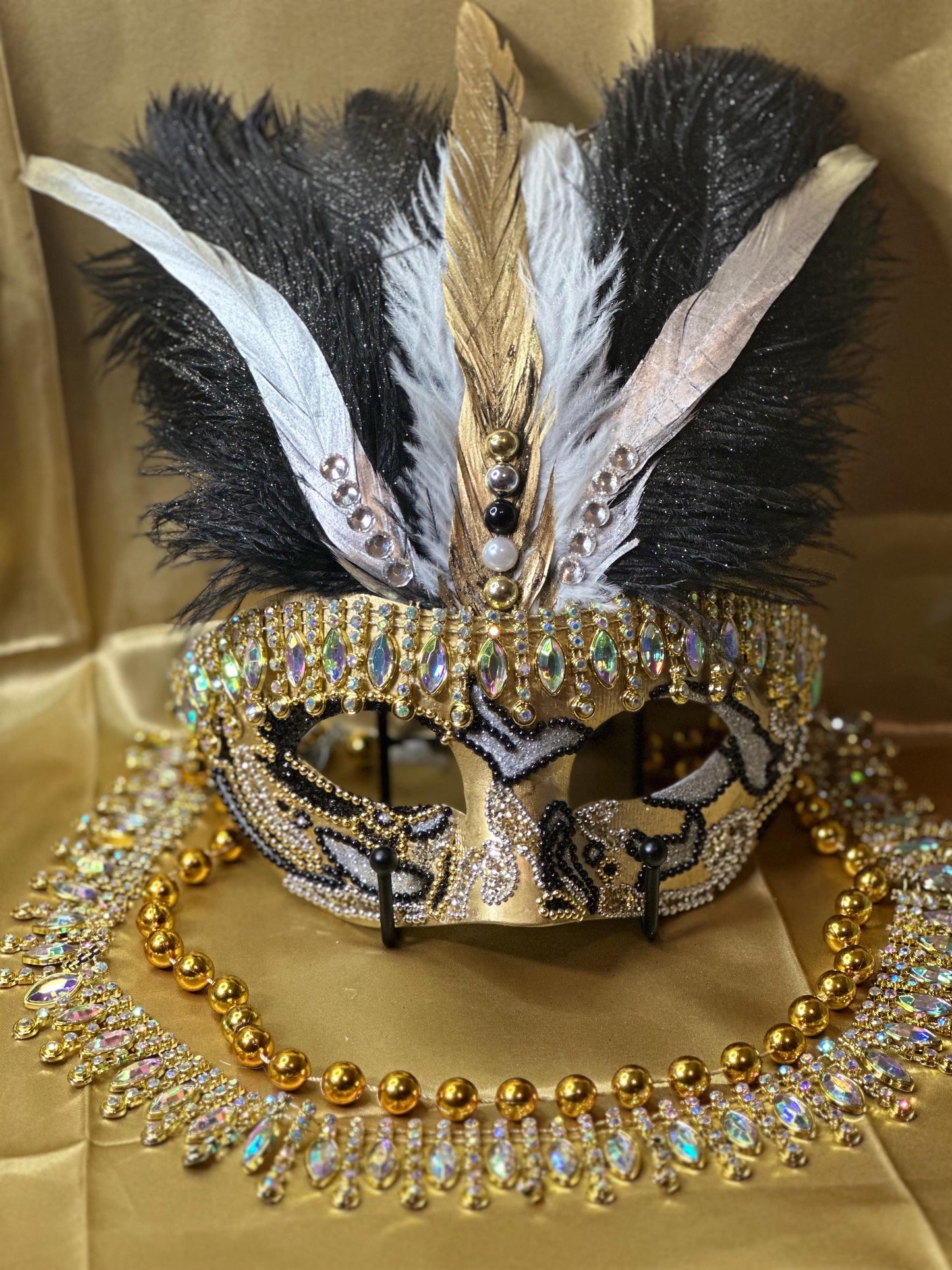 The Midas Touch: Feathered Masquerade Mask