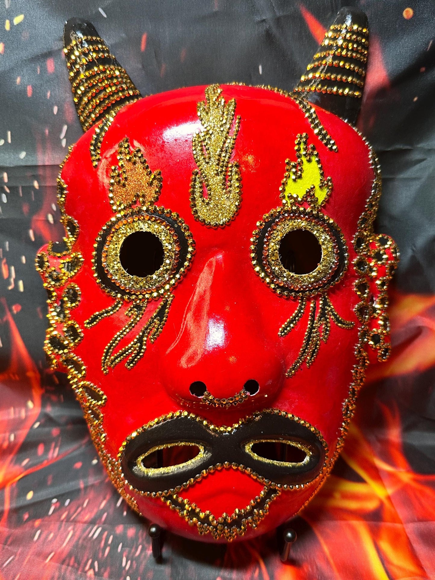 The Devil incarnate Mask: Display Stand Included
