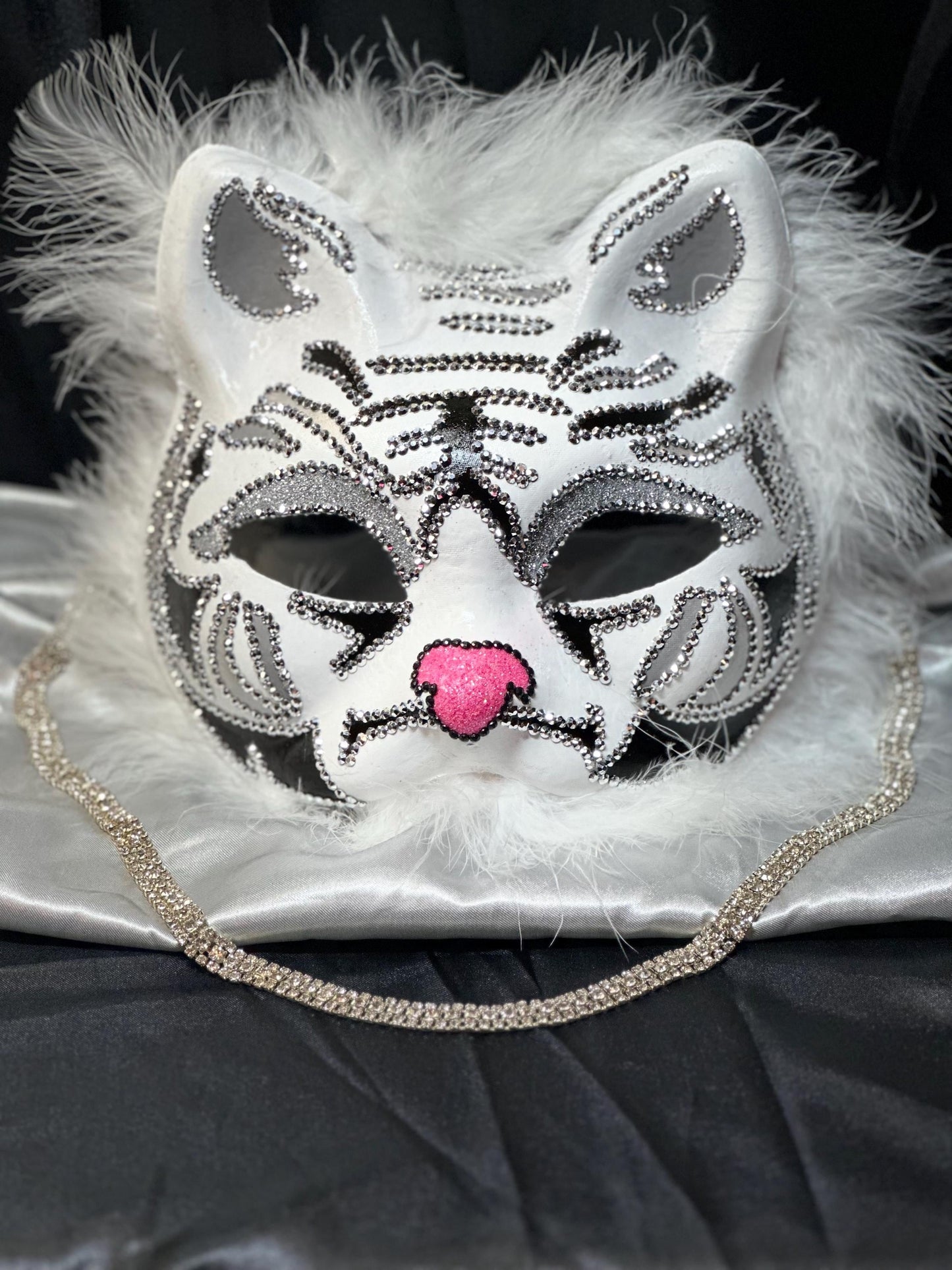 Masquerade mask: Siberian snow tiger