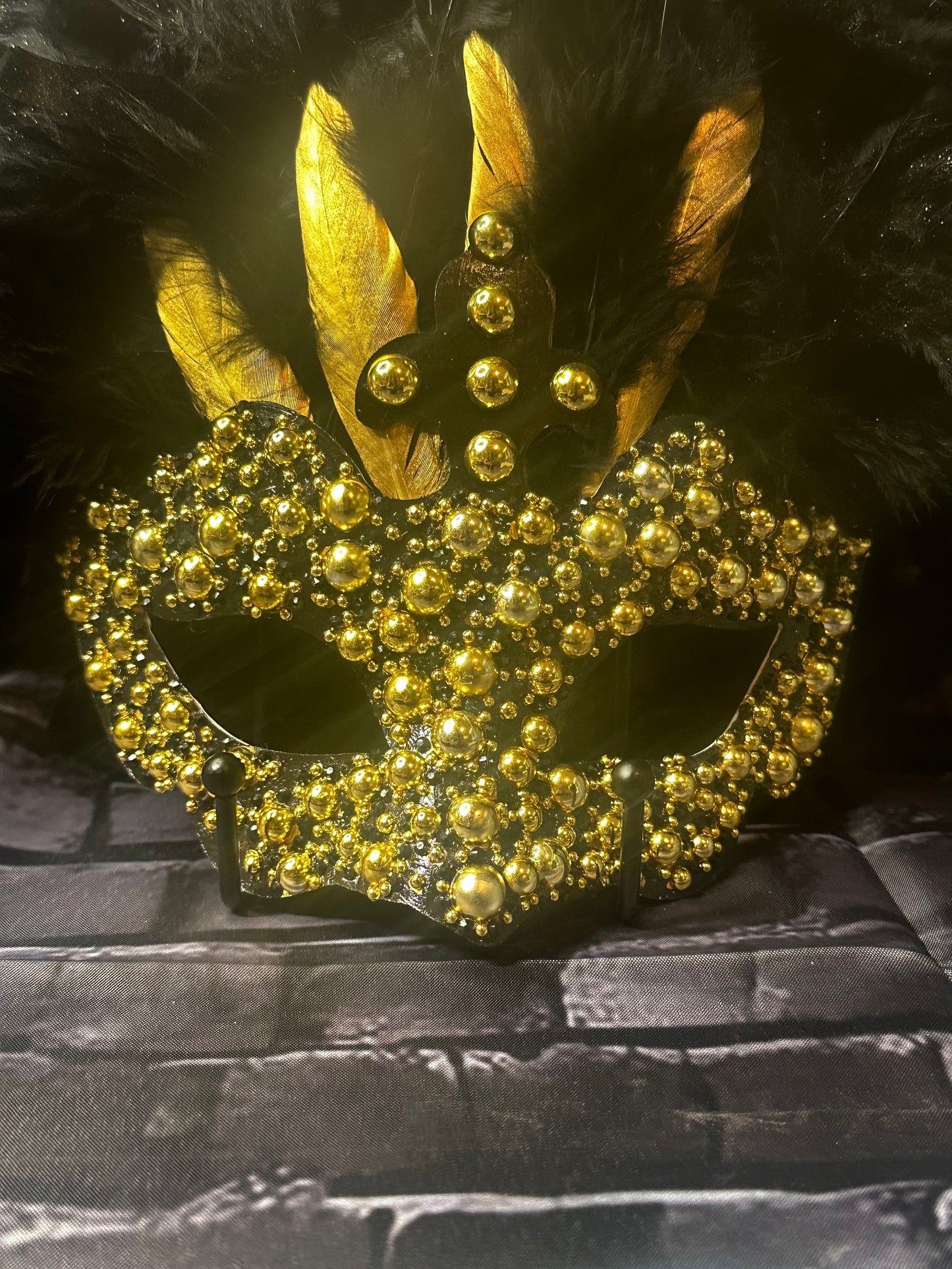 Feathered Masquerade Mask: Home Decor