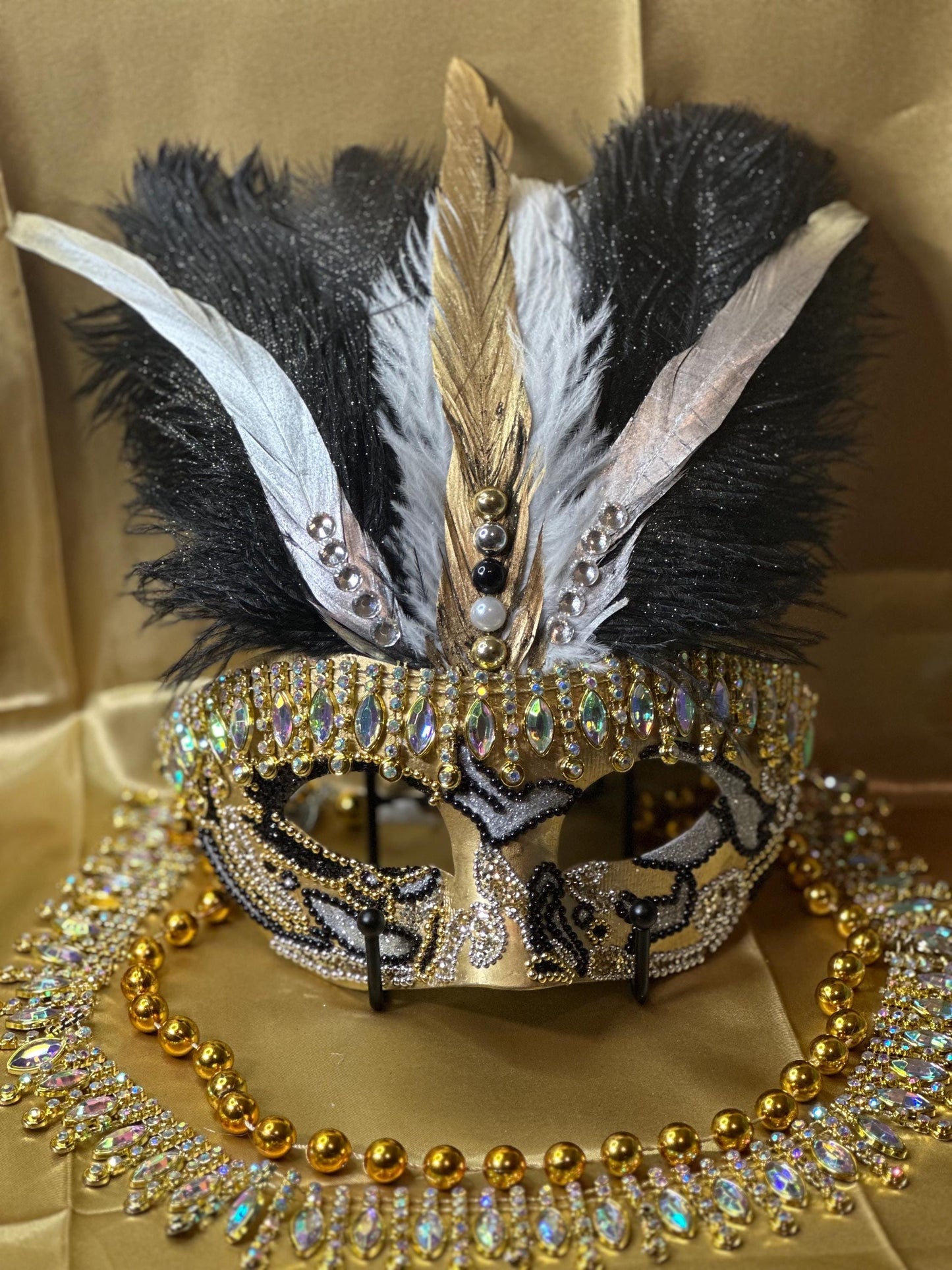 The Midas Touch: Feathered Masquerade Mask