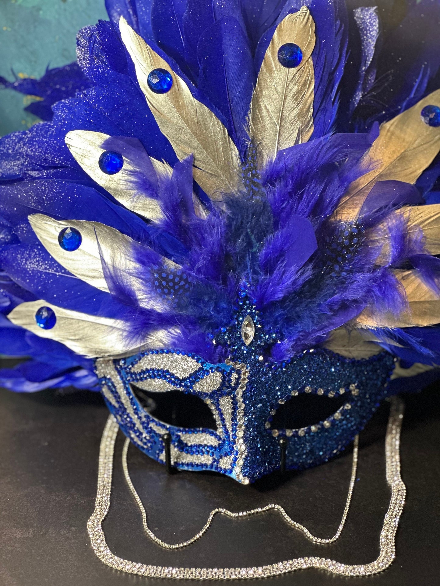 Vegas Style Feather Mask: Blue Obsession