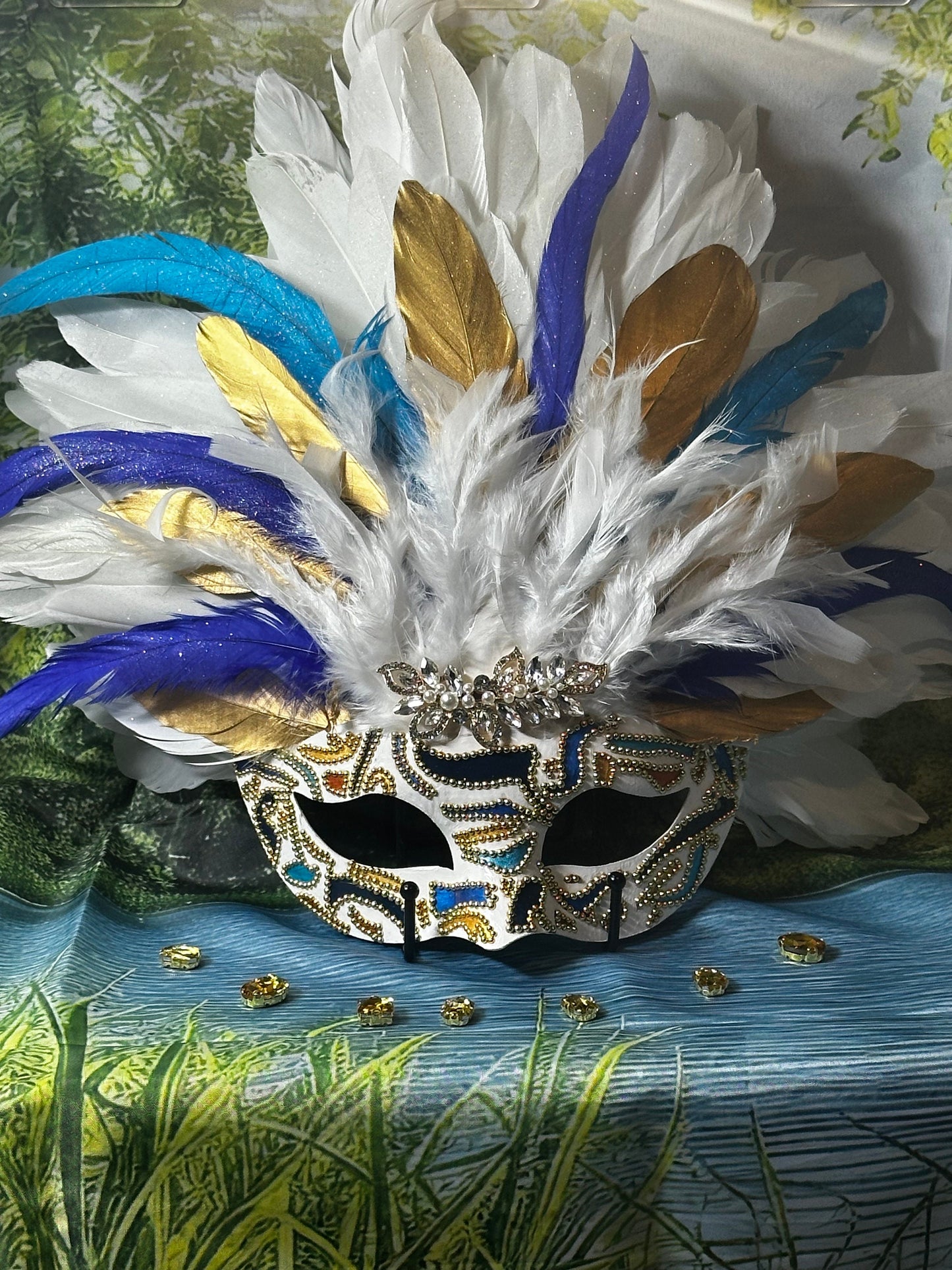 Vegas Style Feather Mask: Home Decor or Masquerade