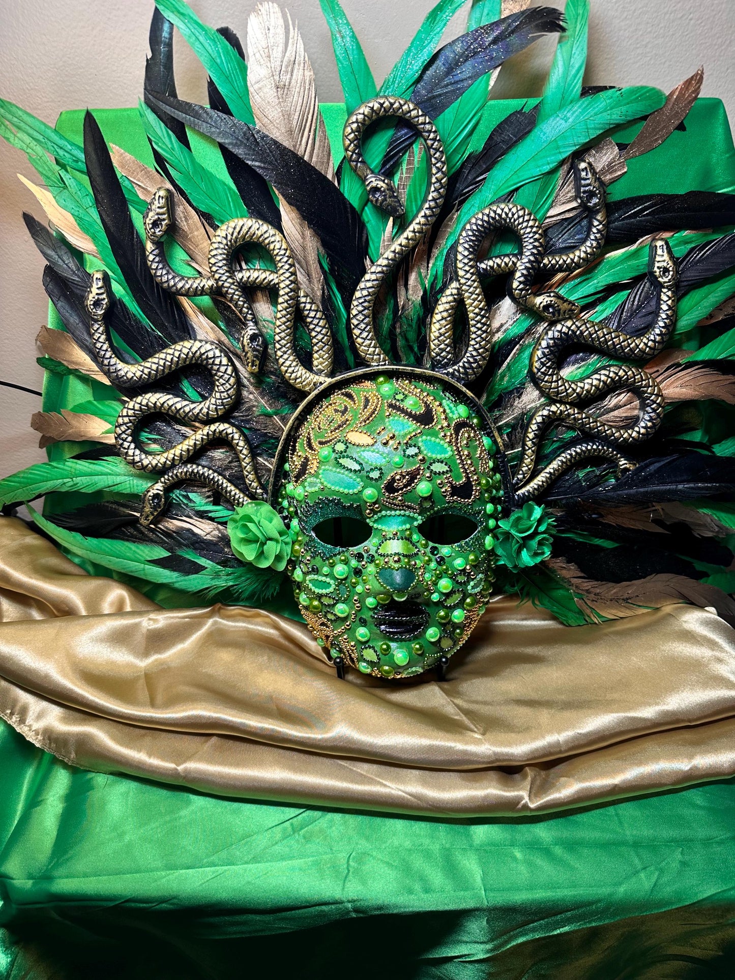 Medusa Mask: Display Stand Included