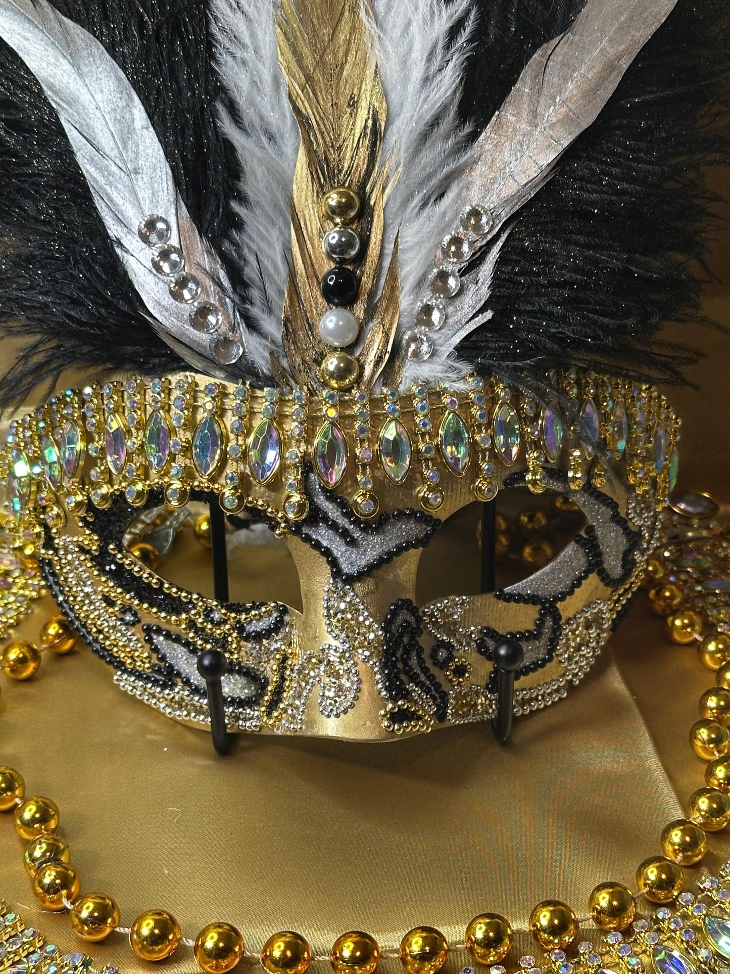 The Midas Touch: Feathered Masquerade Mask