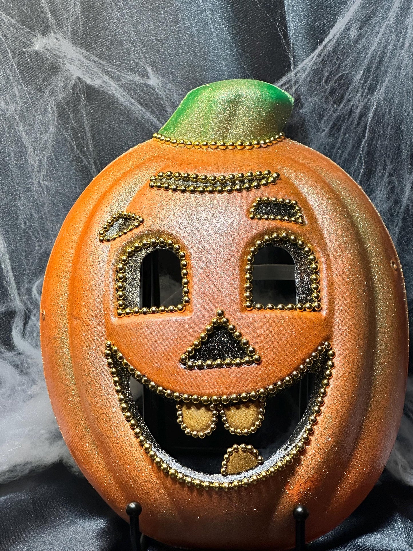 Halloween Costume Mask: Pumpkin Patch