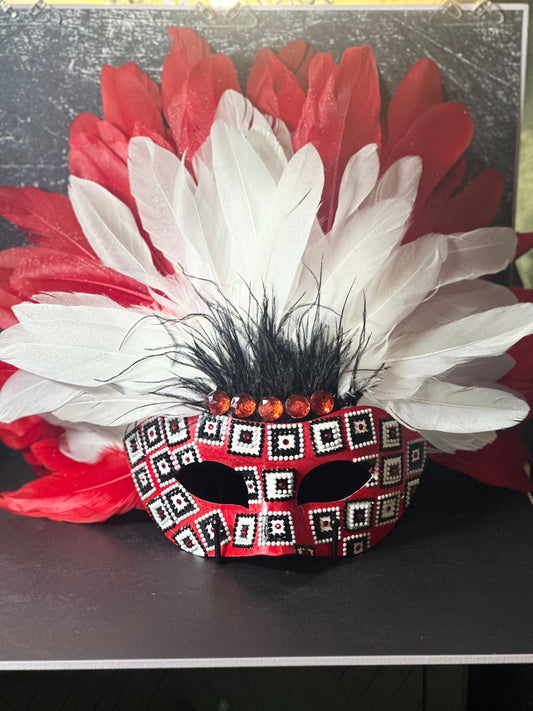 Vegas Style Feather Mask: Checkmate