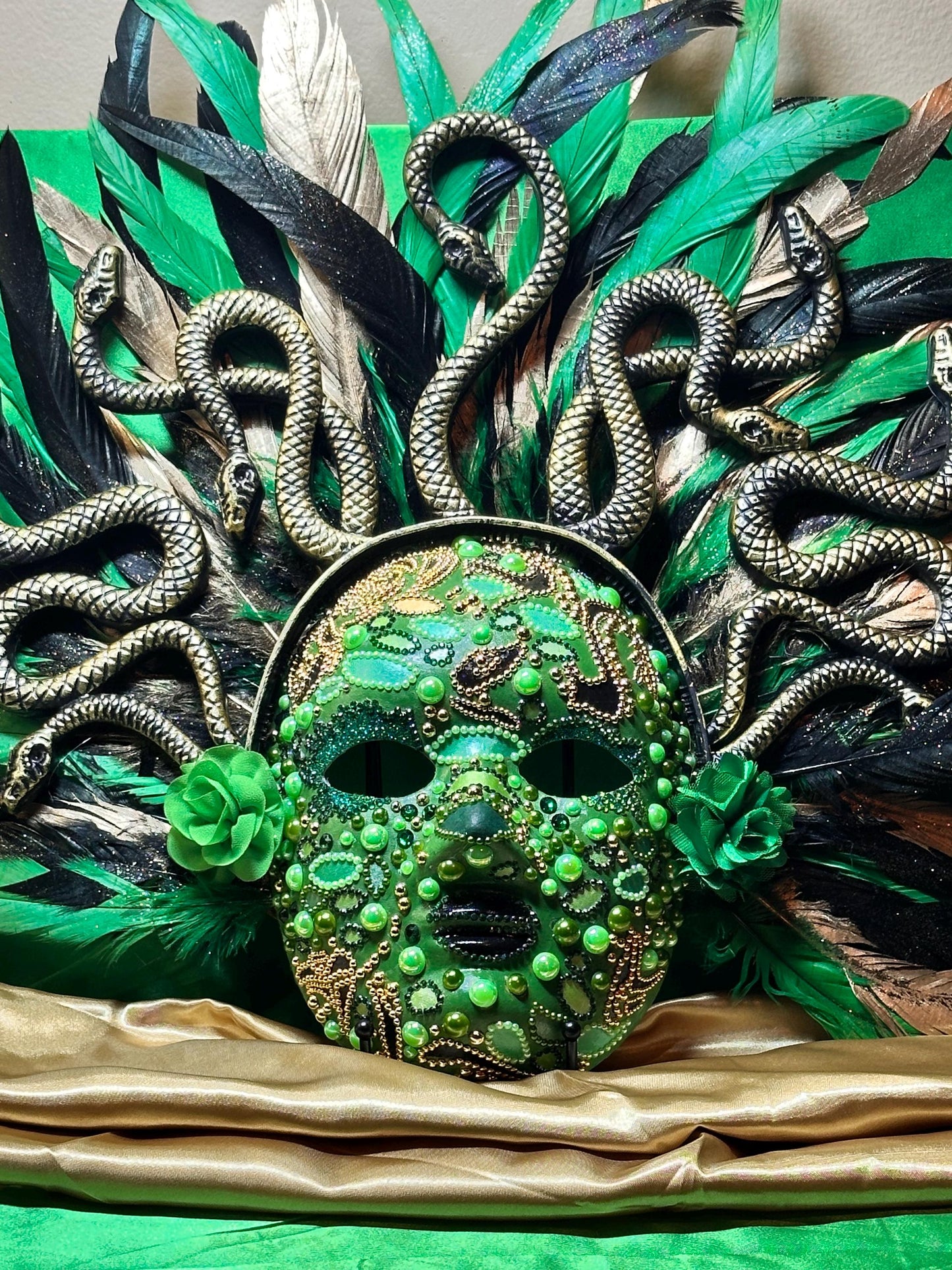 Medusa Mask: Display Stand Included