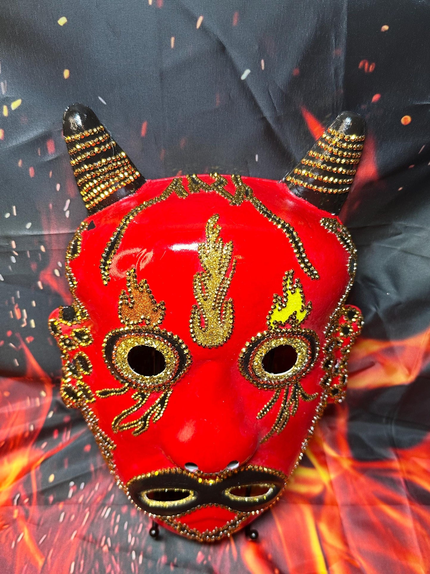 The Devil incarnate Mask: Display Stand Included