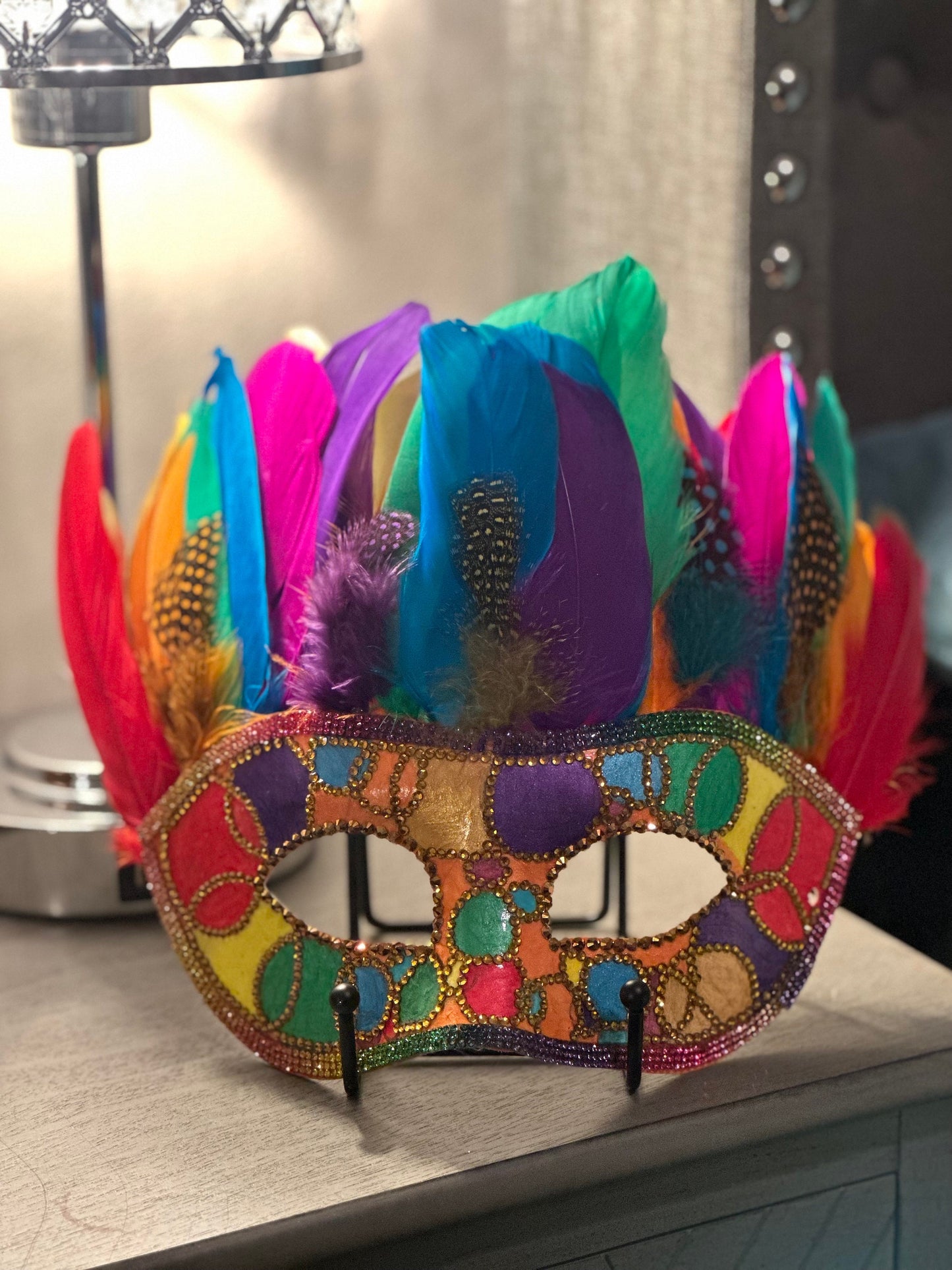 Feathered Masquerade Mask: Living colors