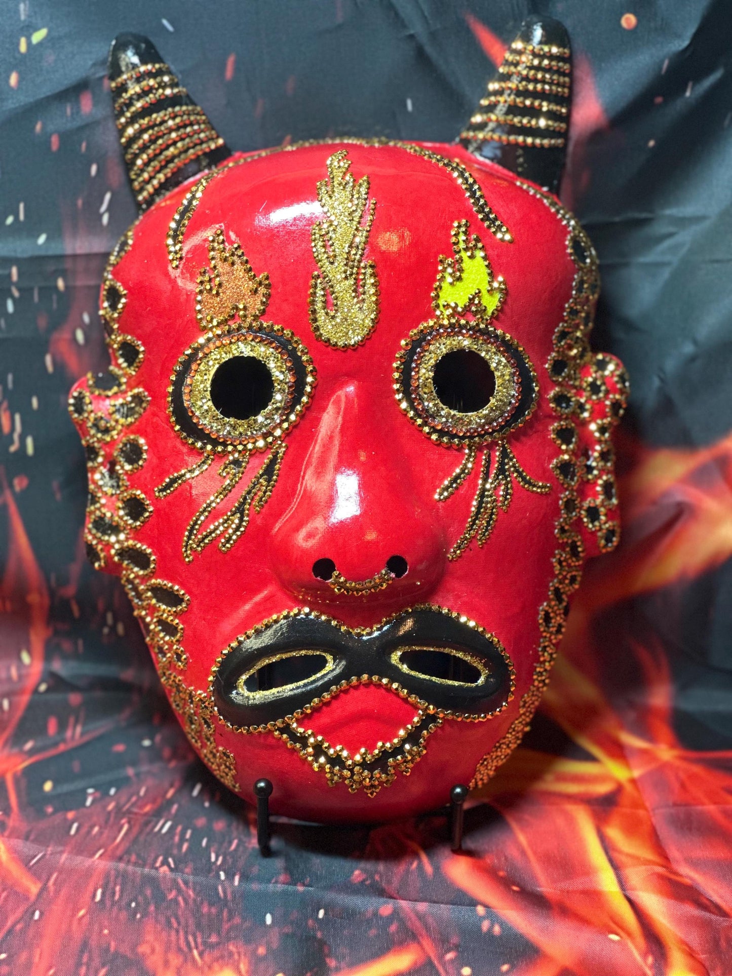 The Devil incarnate Mask: Display Stand Included