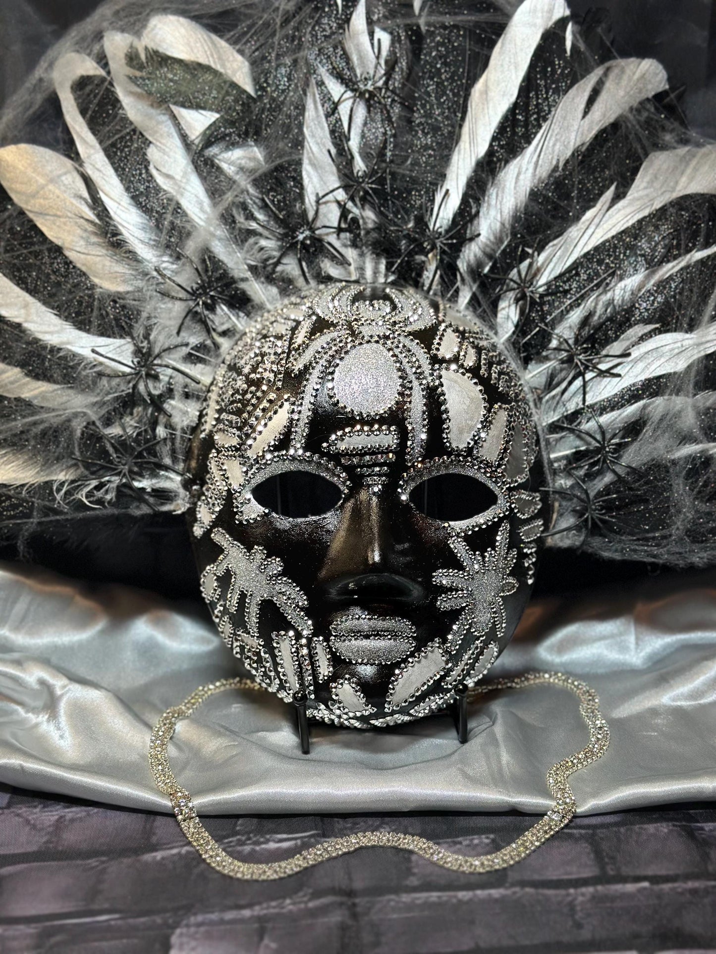 Black Widow Mask: Display Stand, Optional Hat Topper